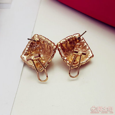 【天夫飾品促銷大優(yōu)惠尾單耳釘套裝合格品質(zhì)量廠家混批珍珠水鉆好耳針耳釘 耳飾 隨機(jī)拼裝 花朵 星星 小星星耳釘 地?cái)傎u什么】哈爾濱市透籠輕工批發(fā)市場(chǎng)天夫飾品行 - 產(chǎn)品庫(kù)